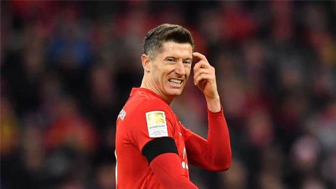 Lewandowski là nhân vật chính của trận cầu đêm nay