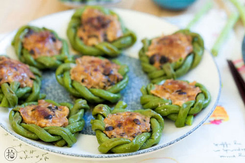 Đậu đũa ăn không thì nhạt, nhồi thêm thịt thế này vừa đủ rau xanh, vừa có protein