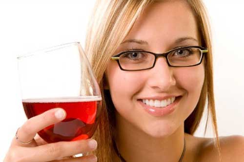 Rượu vang đỏ - "thần dược" cho tim mạch và ngừa bệnh ung thư