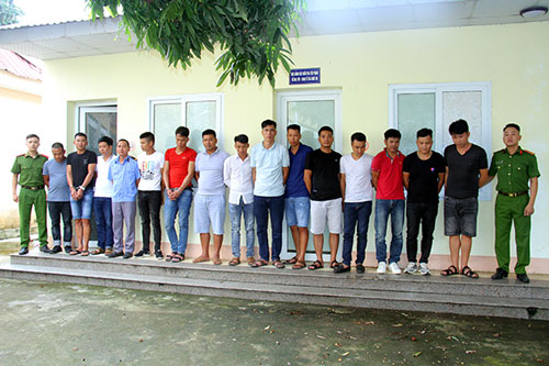 Lào Cai: Phá chiếu bạc trong cây xăng dầu