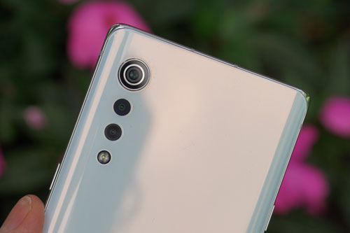 Smartphone 5G, chống nước, RAM 8 GB, pin 4.300 mAh, giá gần 14 triệu 