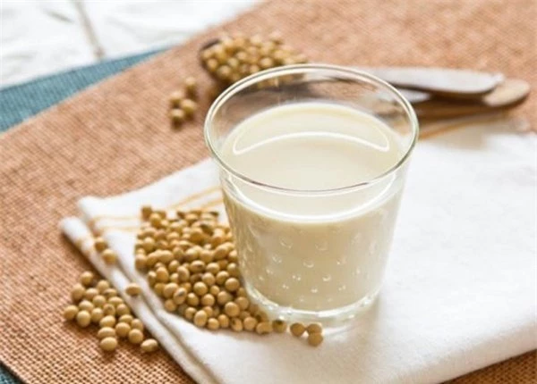 Bạn không nên uống sữa đậu nành khi đói. Bạn không nên uống sữa đậu nành khi đói.