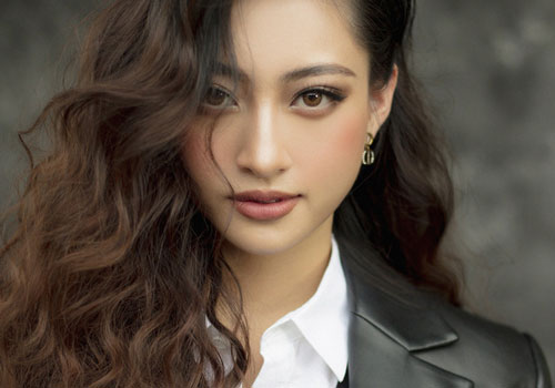 Hoa hậu Lương Thùy Linh tung bộ ảnh “cực độc” đón tuổi 20