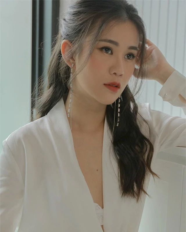 Dàn sao phim Tiểu thư đi học: Angela Phương Trinh ăn chay, Thiên Long rời showbiz - Ảnh 10.