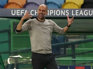 Guardiola bị fan Man City gọi là kẻ lừa đảo