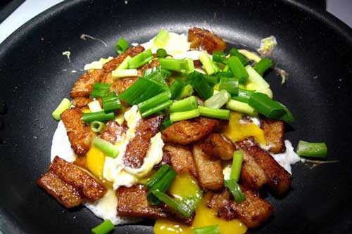 Mẹo hay để thức ăn không bị dính xoong chảo