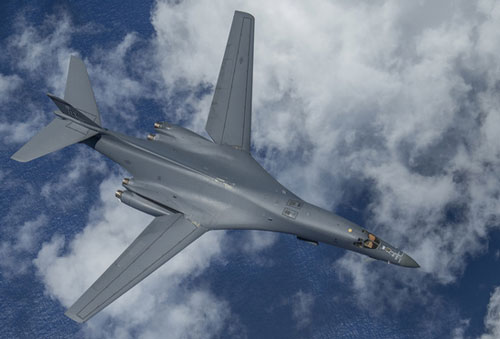 Vì sao Nga phải cần tới 3 tiêm kích Su-35 để đánh chặn máy bay ném bom B-1B Lancer của Mỹ?