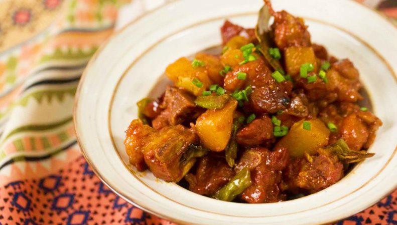 Chán nấu canh, đem sườn kho với khoai tây ngon ngất ngây, cơm "bay" cả nồi