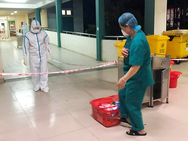 Đà Nẵng: Con của sản phụ mắc Covid-19 đã bắt đầu bú mẹ sau ca sinh mổ tối 15/8