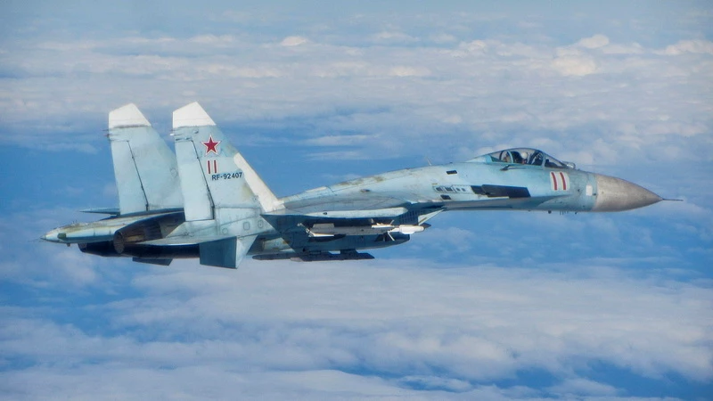 Nga đã phải điều động tiêm kích Su-27 để đánh chặn máy bay trinh sát EP-3 của Mỹ. Ảnh: Topwar.
