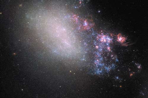 Hai thiên hà va chạm, sinh ra hàng loạt ngôi sao lạ