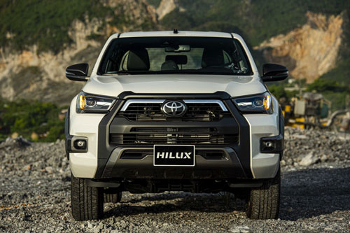 Toyota Hilux 2020 được nâng cấp những gì để cạnh tranh với Ford Ranger?