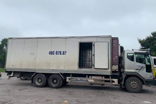 Hà Nội: Bắt 6 con bạc trốn trên thùng xe tải đánh xóc đĩa