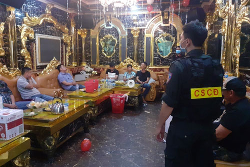 Tây Ninh: 76 dân chơi phê ma tuý trong quán karaoke 'nghỉ chống dịch'