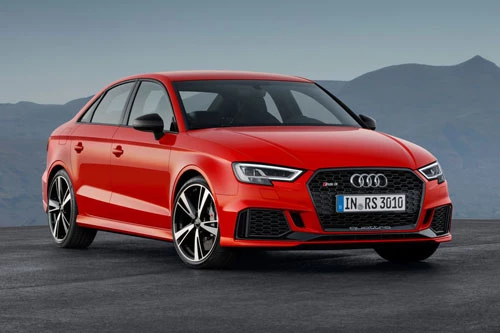 3. Audi RS 3 Sedan 2020 (giá khởi điểm: 56.200 USD, thời gian tăng tốc từ 0-96 km/h: 3,9 giây).