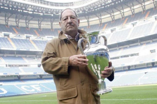 3. Paco Gento (thời gian thi đấu từ 1953 đến 1971).