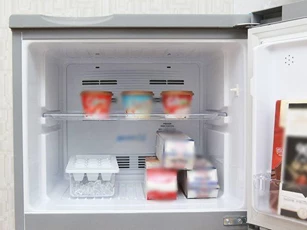 Chỉ với 1 đồng xu, bạn sẽ biết tủ lạnh bị mất điện khi vắng nhà
