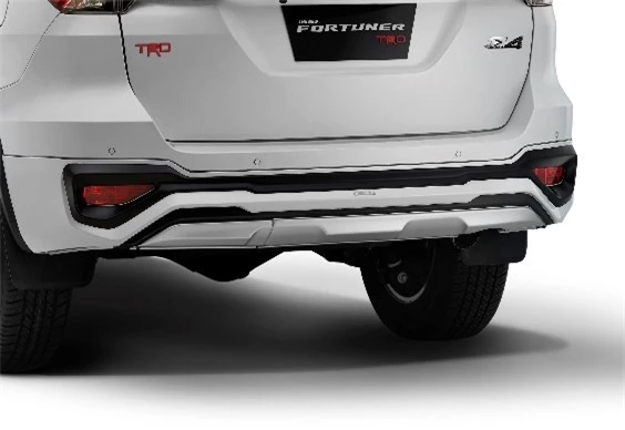Ra mat Toyota Fortuner TRD Limited Edition, gia tu 46.614 USD anh 3