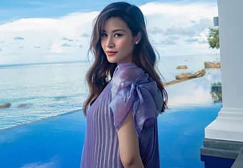 Bà bầu Đông Nhi 'thả dáng' khoe nhan sắc rực rỡ ở tháng thứ 7 thai kỳ