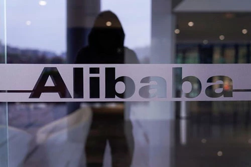 Tổng thống Donald Trump xem xét cấm Alibaba tại Mỹ