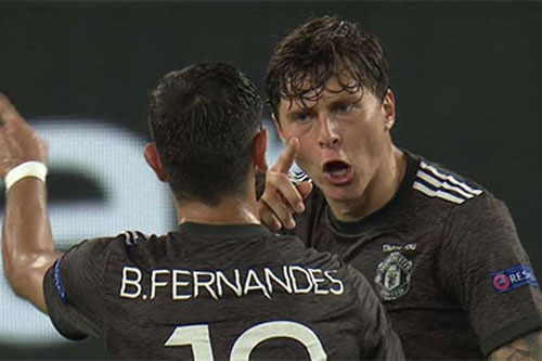 Lindelof cãi nhau tay đôi với Fernandes sau khi mắc lỗi