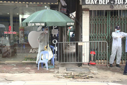 Bệnh nhân COVID-19 thứ 10 tại Hà Nội là F1 duy nhất không đeo khẩu trang khi tiếp xúc BN962