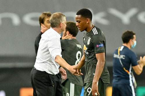 Kỷ lục chẳng ai muốn của Man United sau trận thua Sevilla