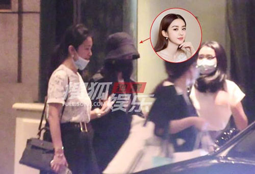 Tối muộn, Triệu Lệ Dĩnh bị bắt gặp hẹn hò với nhân vật quyền lực trong Cbiz