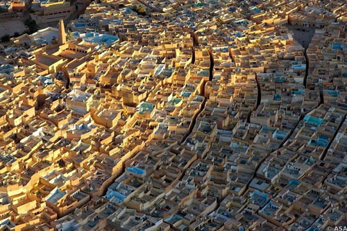 Thị trấn ốc đảo bí ẩn hàng ngàn năm nằm sâu trong sa mạc Sahara