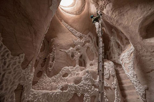 Ngắm tuyệt tác nghệ thuật không thể tinh tế hơn dưới sa mạc nóng bỏng