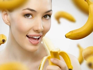 7 cách đánh bay mụn bằng vỏ chuối
