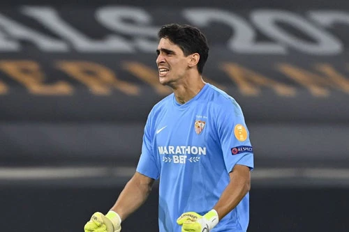 Thủ môn: Yassine Bounou (Sevilla).