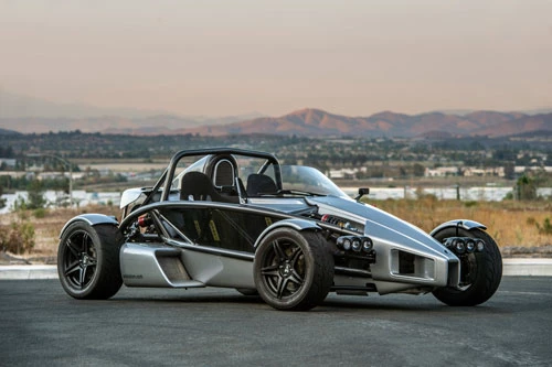 =1. Ariel Atom (thời gian tăng tốc từ 0-96 km/h: 2,3 giây).