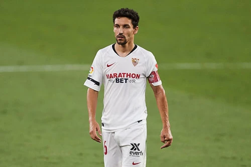 Hậu vệ phải: Jesus Navas (Sevilla).