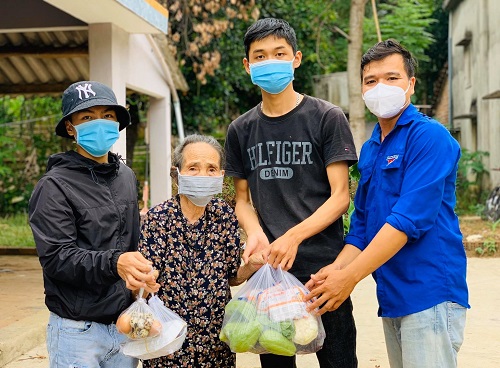 Những chuyến xe nông sản nghĩa tình mang yêu thương đến tâm dịch Quảng Nam, Đà Nẵng