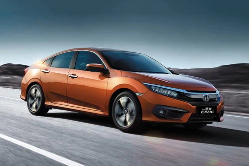 5. Honda Civic (doanh số: 26.240 chiếc).