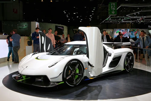 =4. Koenigsegg Jesko (thời gian tăng tốc từ 0-96 km/h: 2,5 giây).