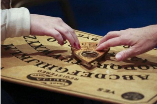 Bảng cầu cơ dưới góc nhìn khoa học