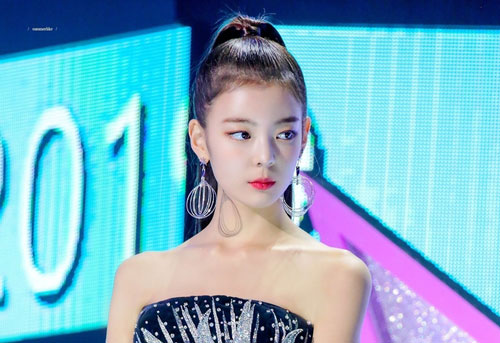 Vượt mặt Jennie, Lia (ITZY) được khen có tỷ lệ cơ thể đẹp nhất Kpop