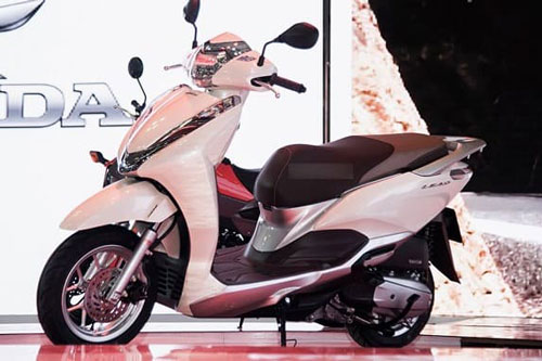 XE HOT (18/8): Giá xe Honda Lead mới nhất, Honda CR-V, Toyota Fortuner giảm giá 'khủng'