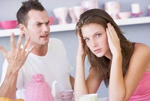 Vừa ngồi vào mâm cơm, người yêu đã có hành động khiến cả nhà ngỡ ngàng, còn tôi thì tức giận bỏ lên phòng nằm