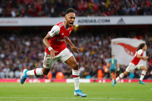 Lộ lý do bất ngờ khiến Arsenal chưa thể công bố gia hạn với Aubameyang