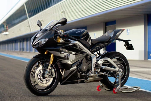 2. Triumph Daytona 765 Moto2 LE 2020.