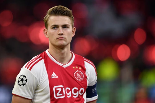 Trung vệ: Matthijs de Ligt (Juventus, 84 triệu euro).