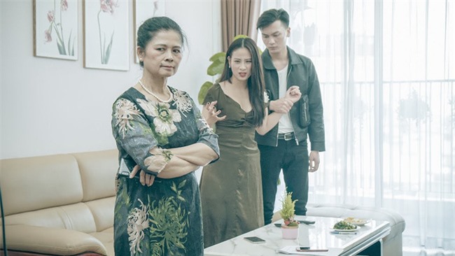 Quên sinh nhật của mẹ chồng, nàng dâu bị so sánh: "Giá mà bằng một nửa dâu cả", chị vợ xử lý đơn giản như không khiến bà đột ngột thay đổi thái độ