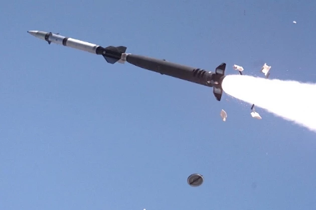 Nga đã tăng tầm bắn cho tên lửa Hermes lên 100 km. Ảnh: Reporter.