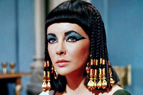 Tái tạo nước hoa của Nữ hoàng Ai Cập từ công thức 2.000 năm tuổi