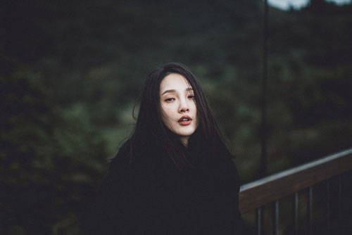 Không lo được cho bạn gái, tôi đành lòng nhìn gã đàn ông khác tán em…