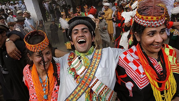 Bộ tộc có tục tự do đổi vợ trên đỉnh Himalaya