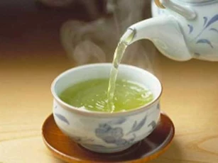 Trà xanh là "thần dược của thanh xuân" nhưng uống theo 4 cách này lại gây bệnh nguy hiểm